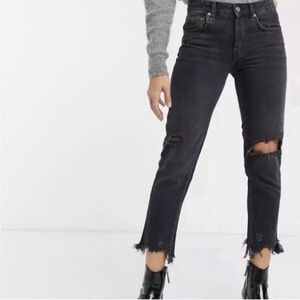 We The Free women’s Distressed Jeans size 27
